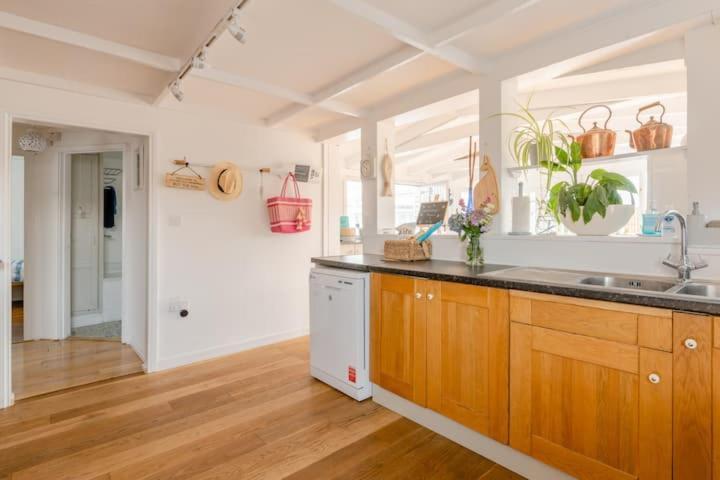 Dog Friendly Cottage 2 Mins To Beach With Hot Tub And Zappi Ev Lessingham Zewnętrze zdjęcie