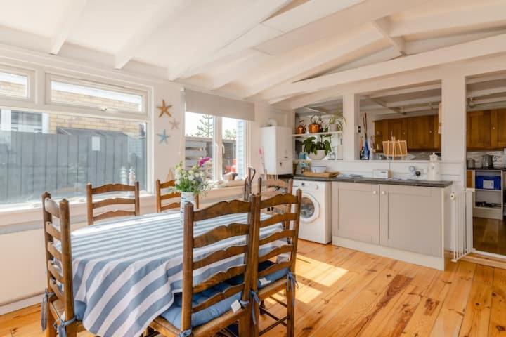 Dog Friendly Cottage 2 Mins To Beach With Hot Tub And Zappi Ev Lessingham Zewnętrze zdjęcie